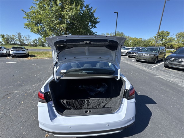 2025 Nissan Versa 1.6 SR photo 21