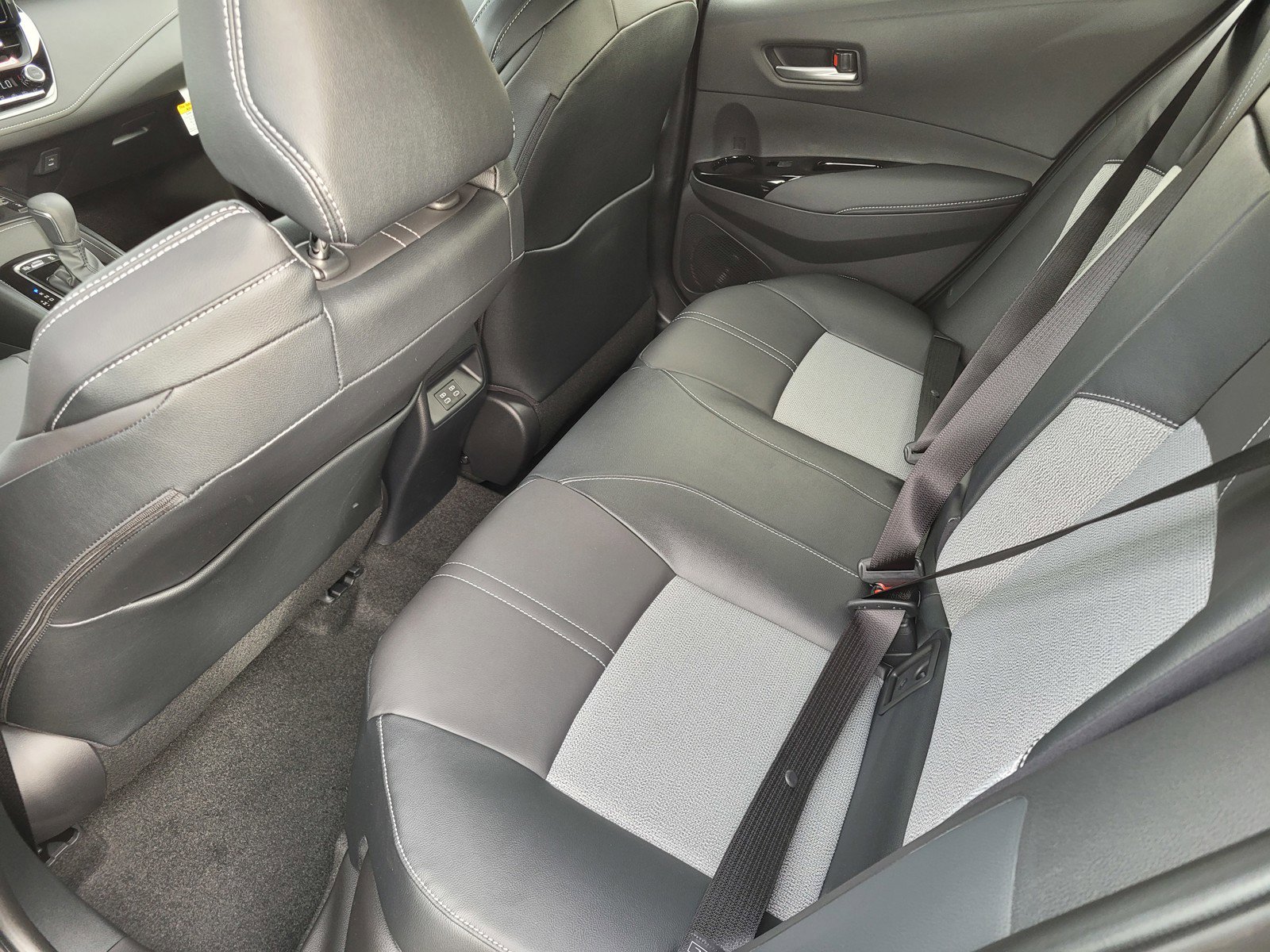 2025 Toyota Corolla XSE photo 3