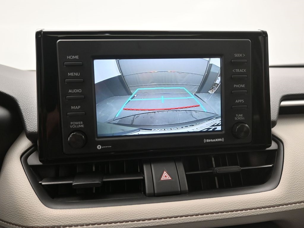 2022 Toyota RAV4 XLE photo 3