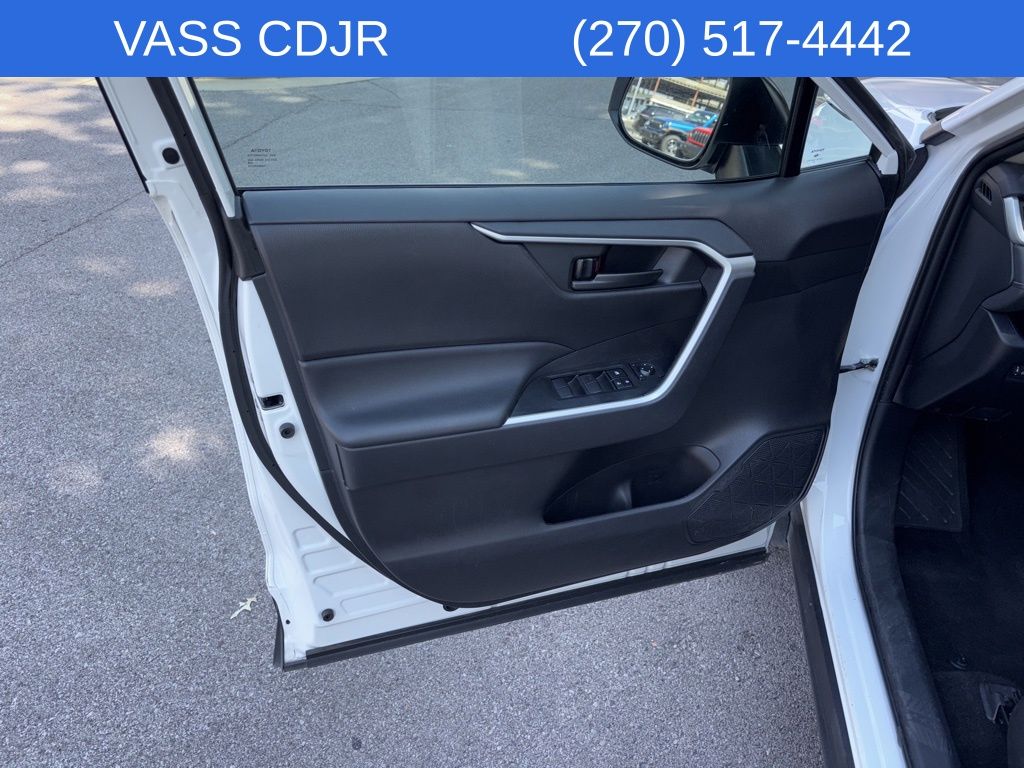 2024 Toyota RAV4 LE photo 11