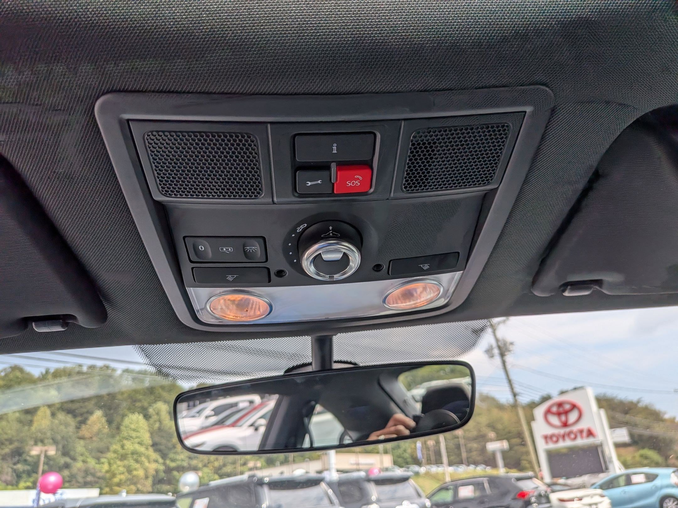 2019 Volkswagen Beetle SE photo 22