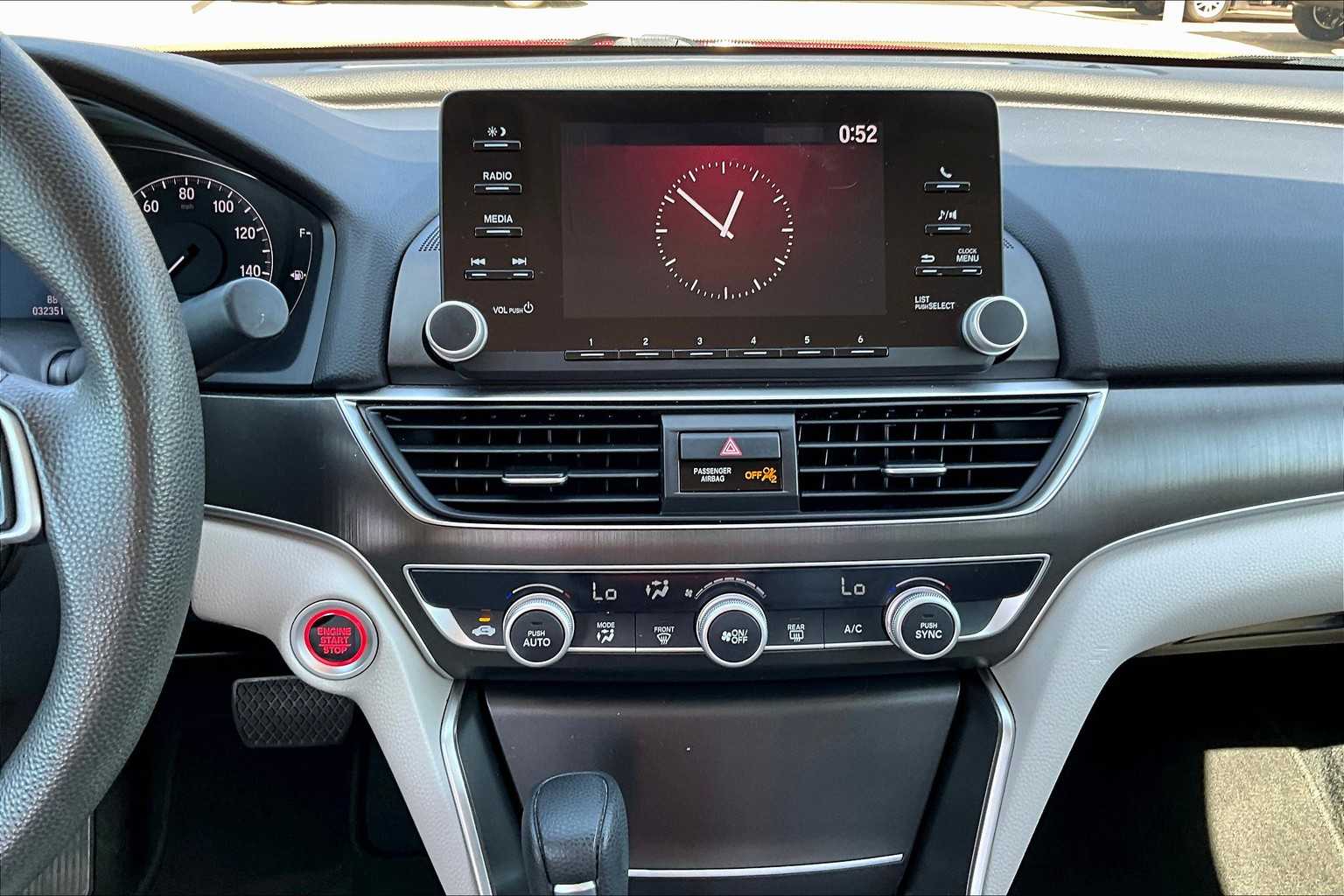 2018 Honda Accord LX 1.5T photo 6