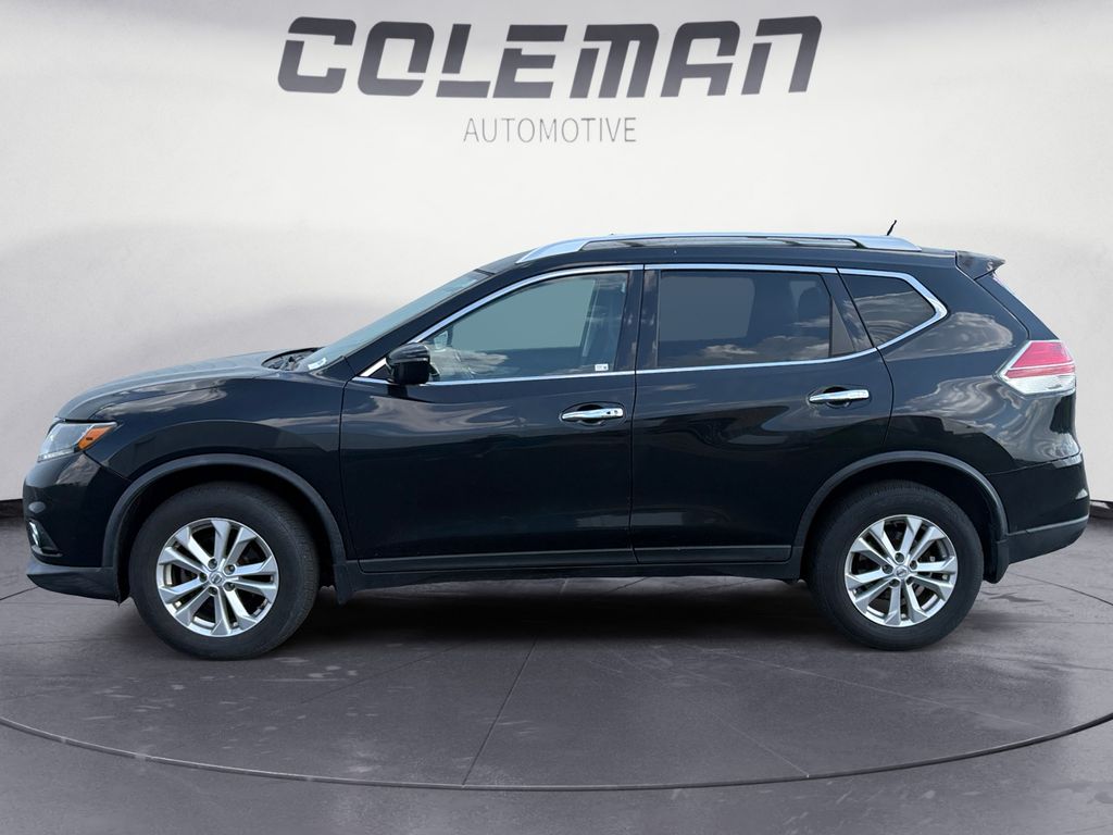 2016 Nissan Rogue SV photo 2