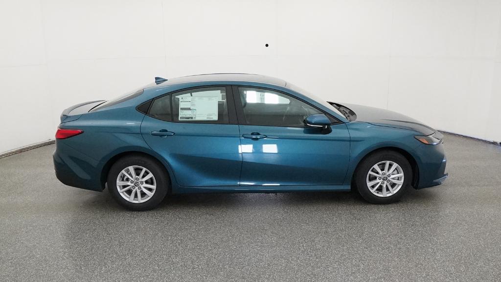 2026 Toyota Camry LE photo 25