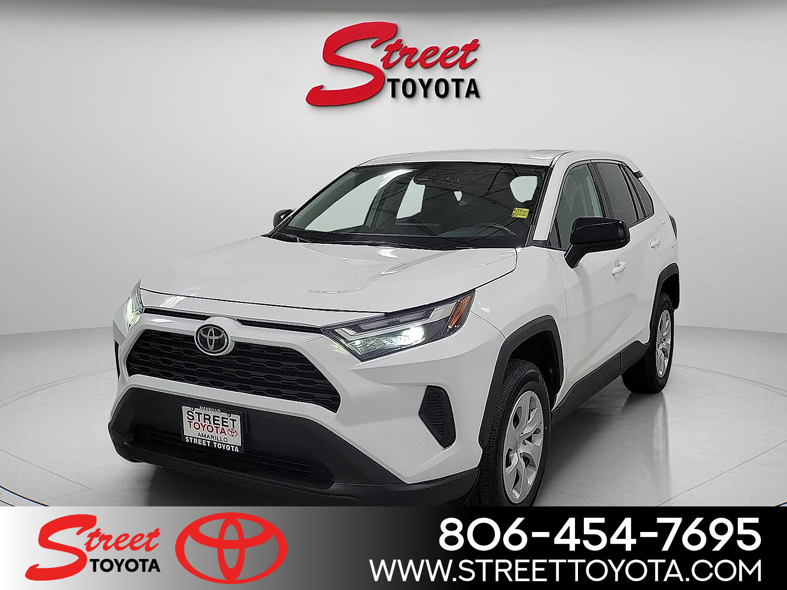 2024 Toyota RAV4 LE's photo