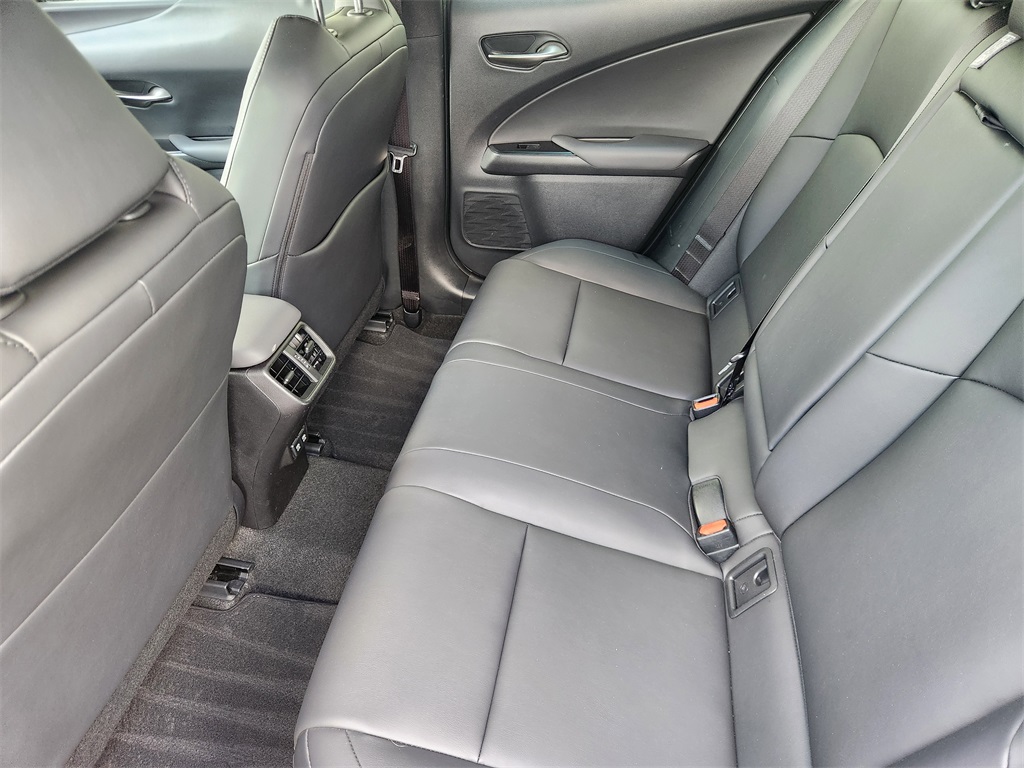 2020 Lexus UX 200 Premium photo 27