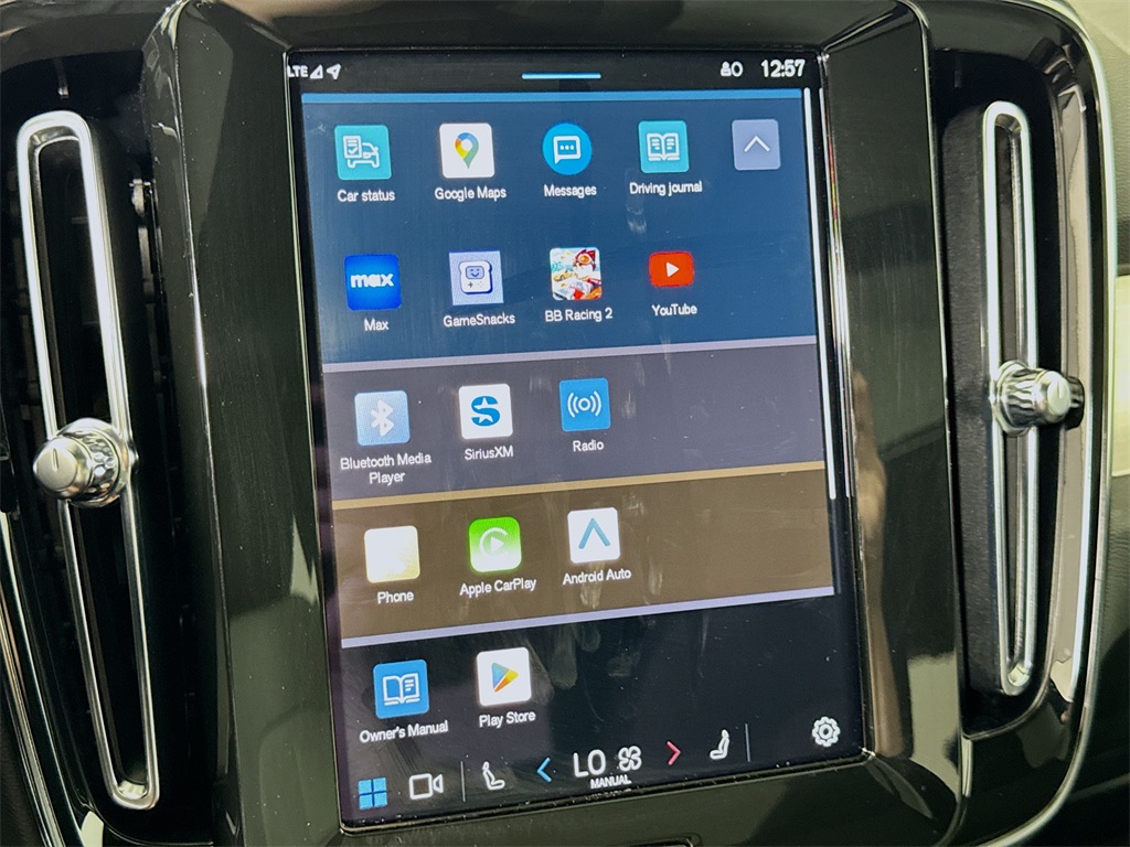 2025 Volvo XC40 Core photo 25