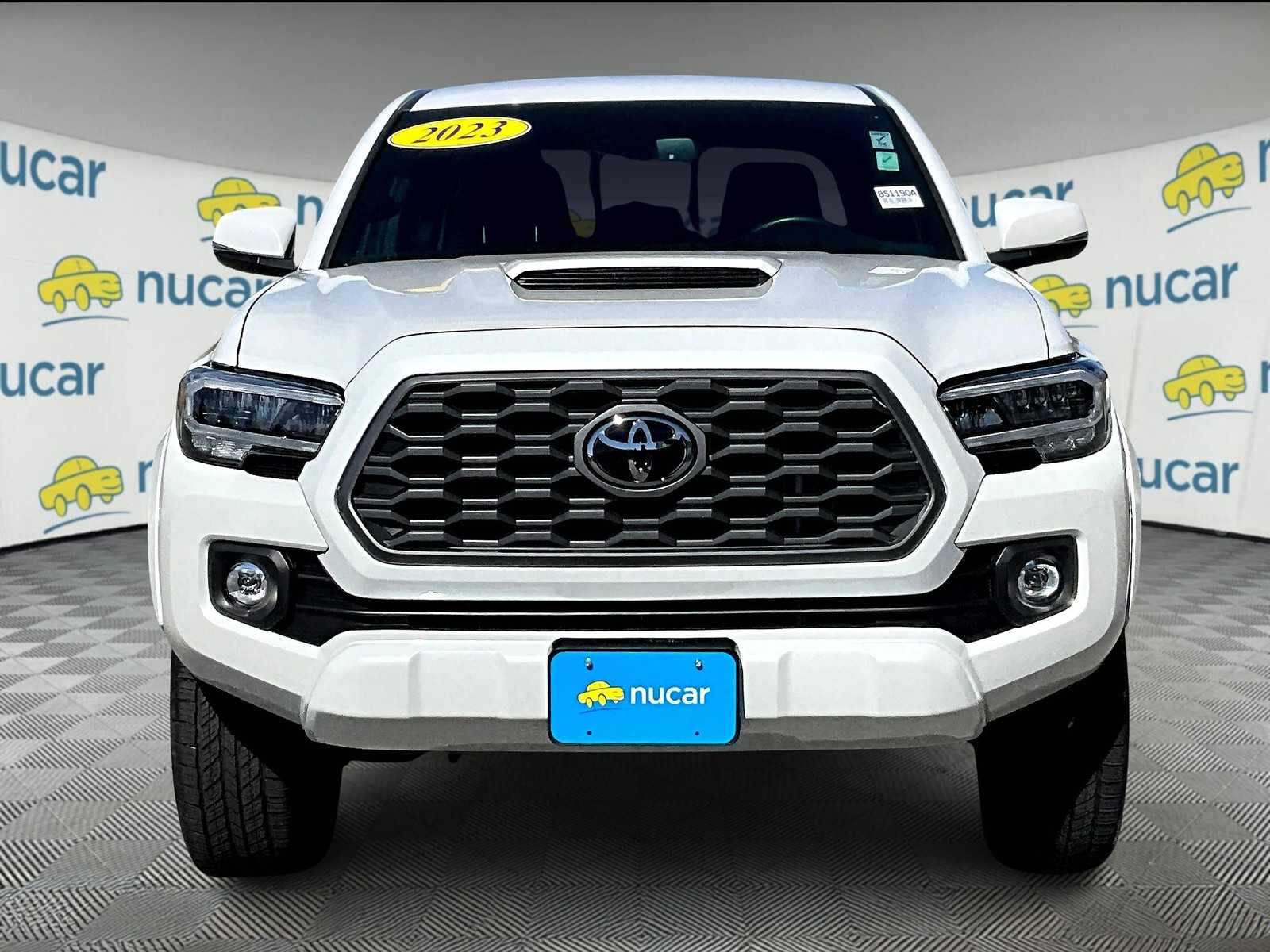 2023 Toyota Tacoma TRD Sport photo 2