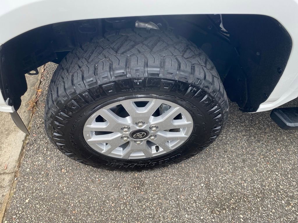 2024 Toyota Tacoma SR5 photo 12