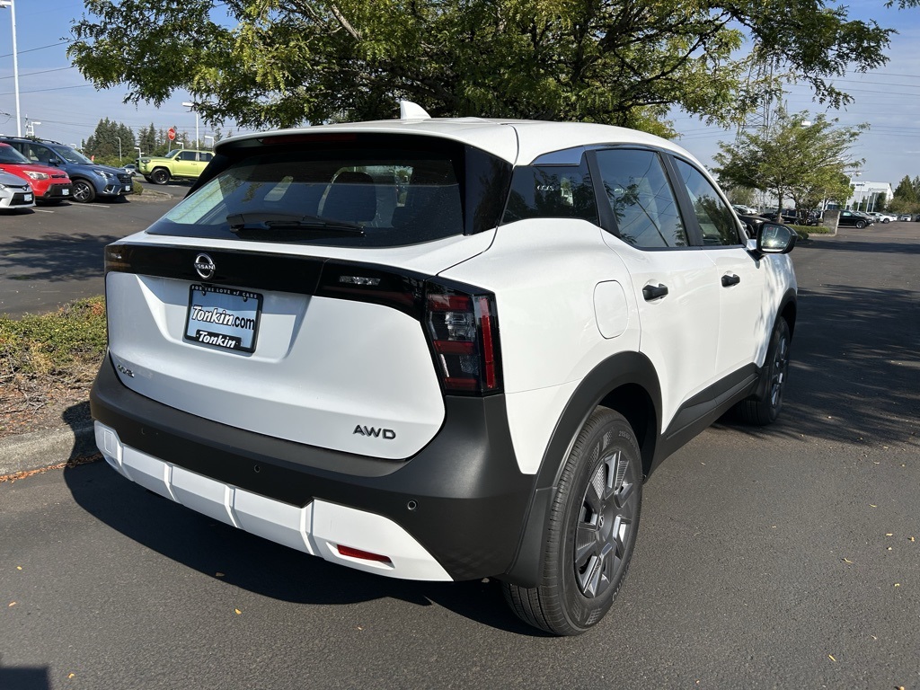 2025 Nissan Kicks S photo 5