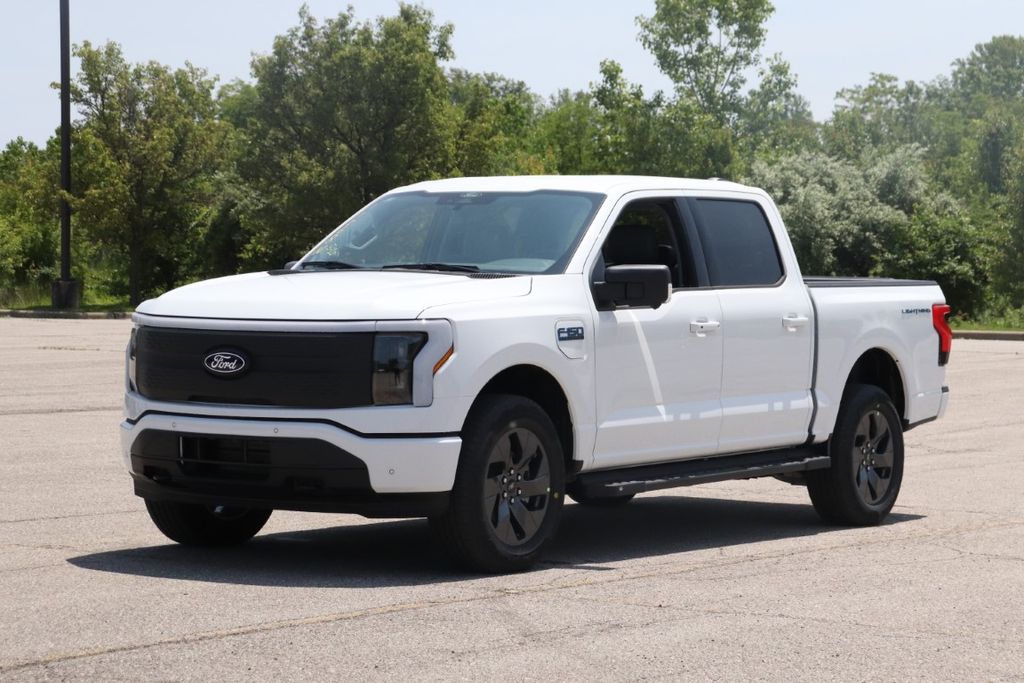 2025 Ford F-150 Lightning photo 3