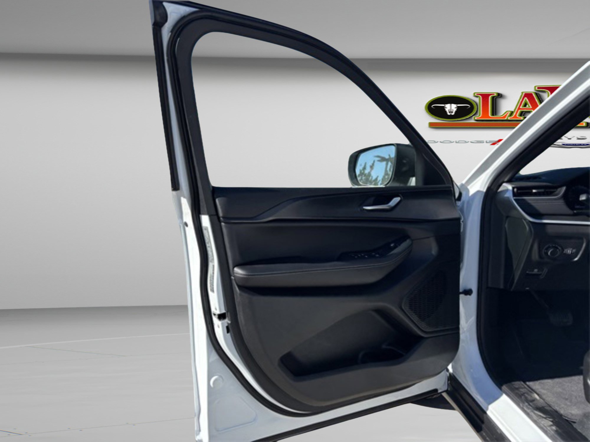 2025 Jeep Grand Cherokee Laredo Altitude photo 13