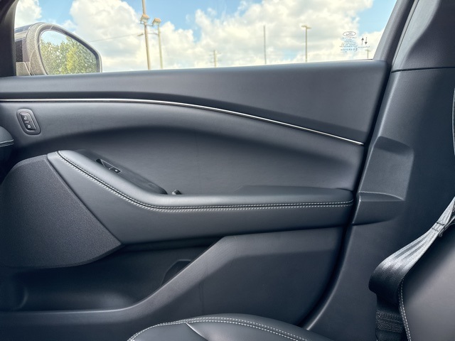 2025 Ford Mustang Mach-E Select photo 37