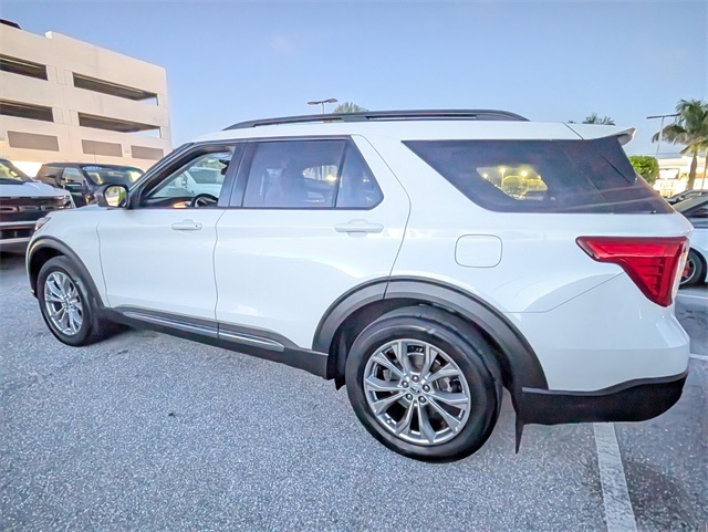 2022 Ford Explorer XLT photo 10
