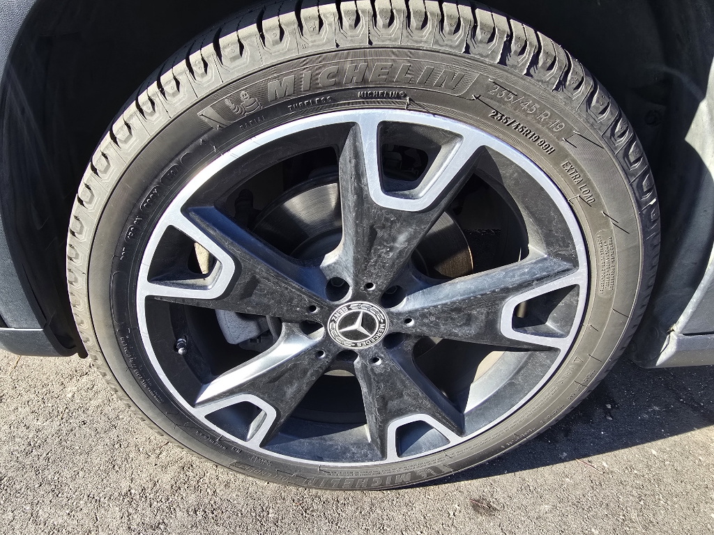 2019 Mercedes Benz GLA 250 4MATIC photo 4