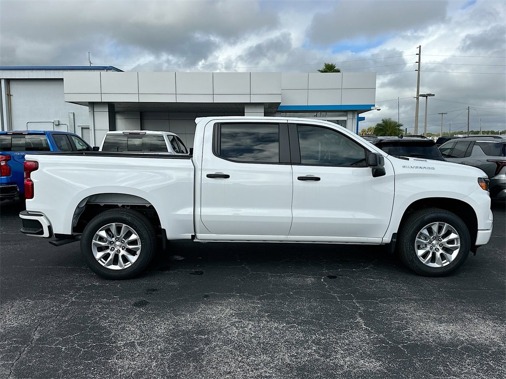 2025 Chevrolet Silverado 1500 Custom photo 3