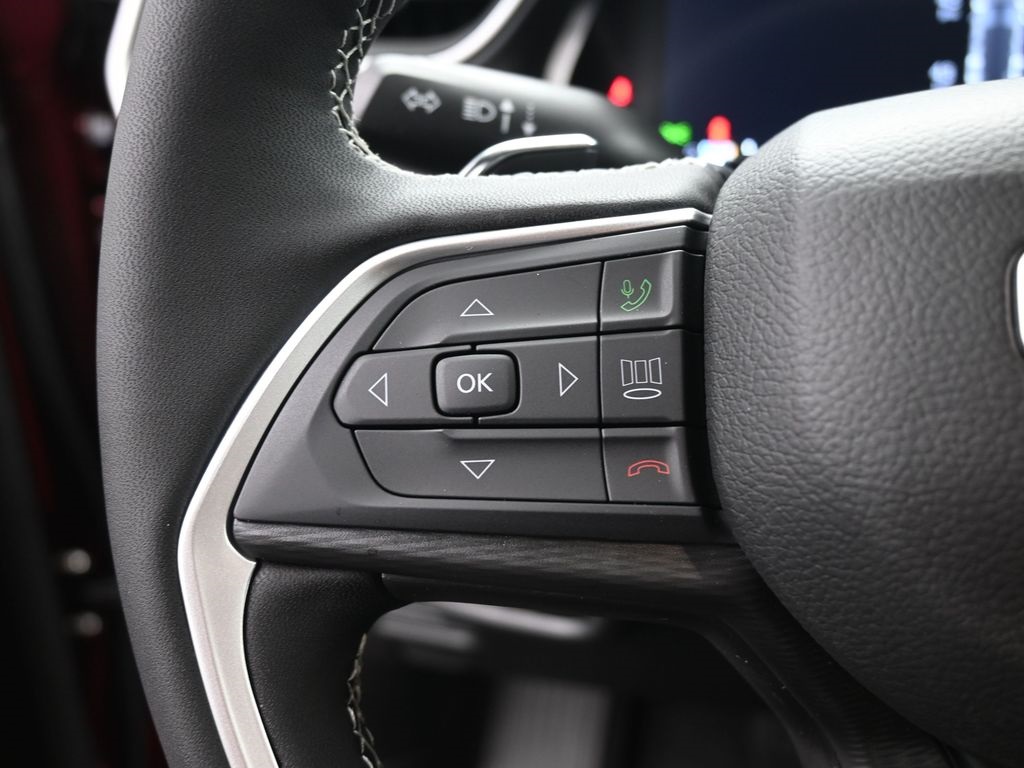 2025 Jeep Grand Cherokee Laredo X photo 2