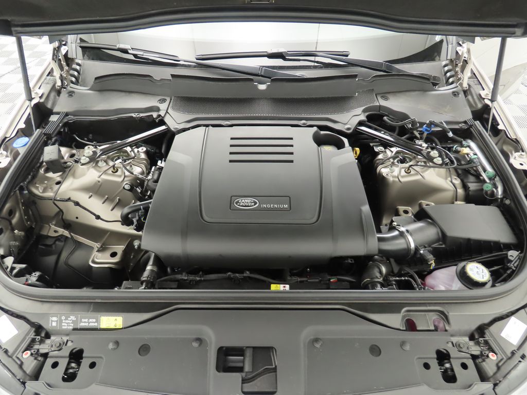 2025 Land Rover Discovery S photo 29