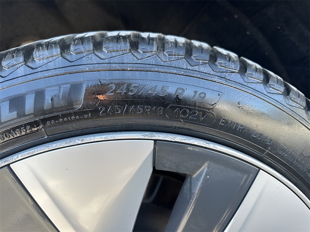 Used 2021 White Tesla Long Range image 34