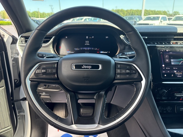 2023 Jeep Grand Cherokee Altitude photo 9