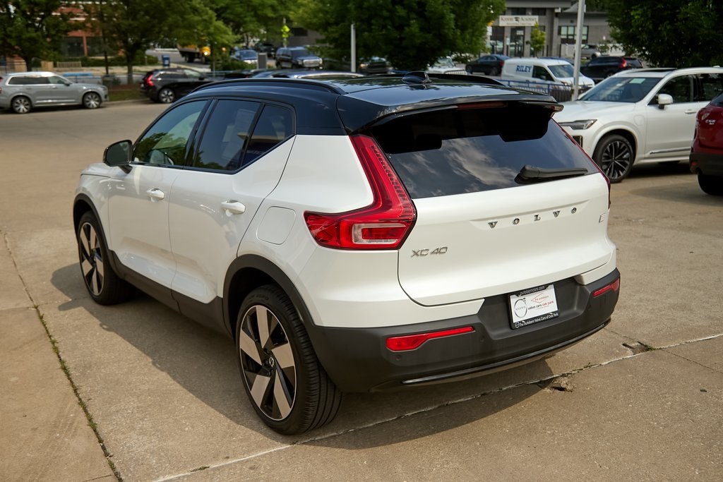 2023 VOLVO XC40 - Image 6