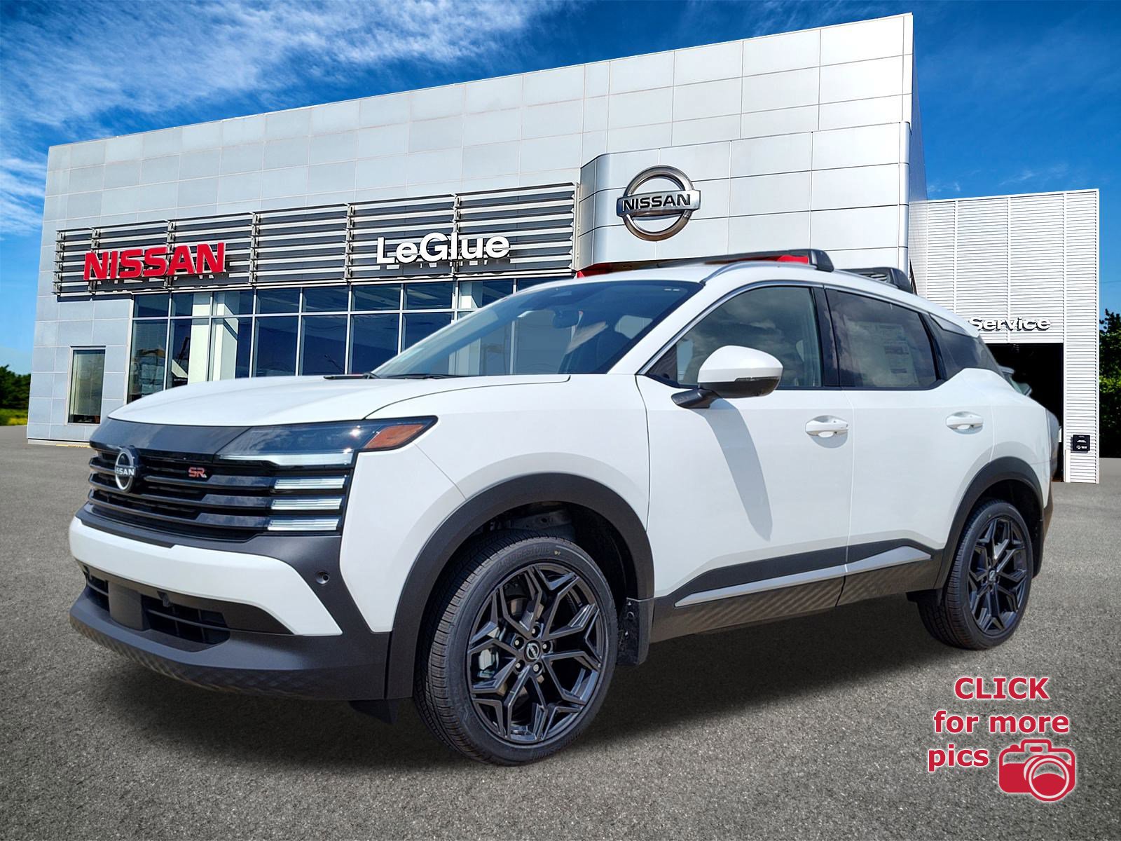 2025 Nissan Kicks SR's photo