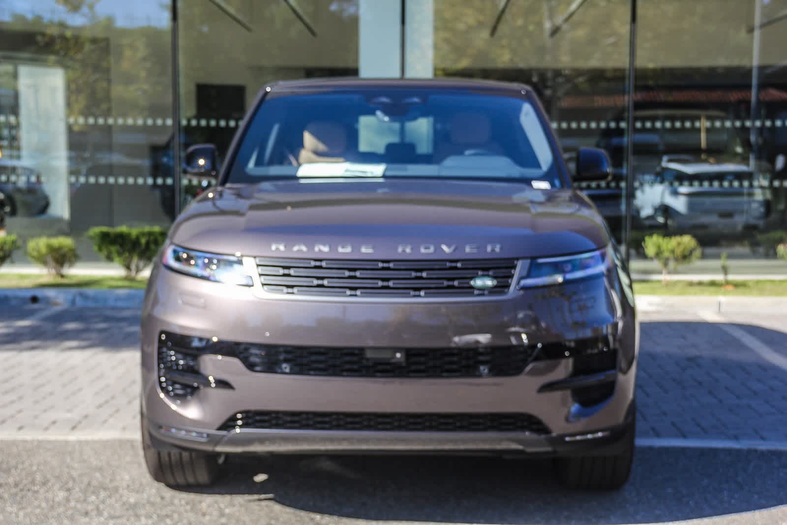 2025 Land Rover Range Rover Sport SE photo 2