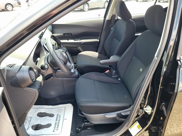 2025 Nissan Kicks Play S photo 10