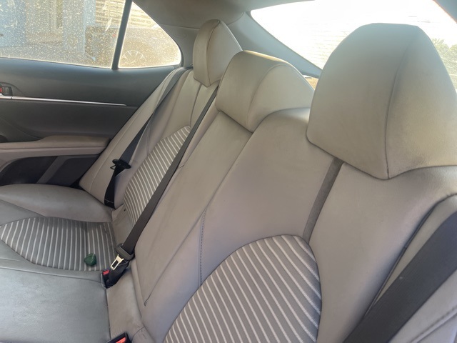 2018 Toyota Camry LE photo 2