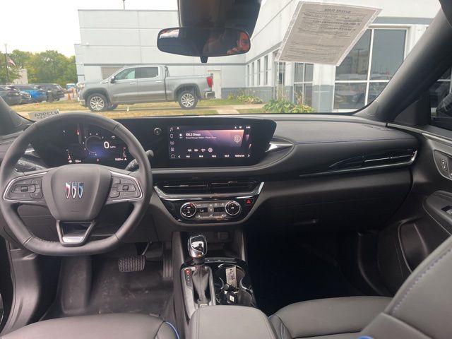 2025 Buick Envista ST photo 9
