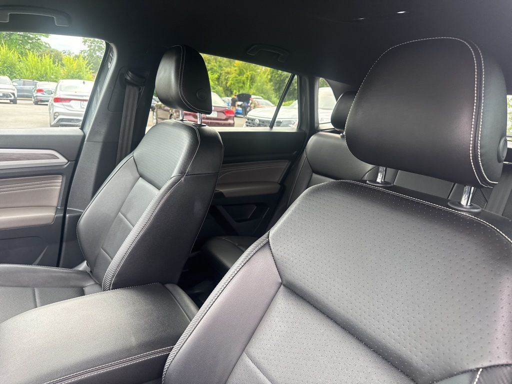 2022 Volkswagen Atlas Cross Sport SE Technology photo 23