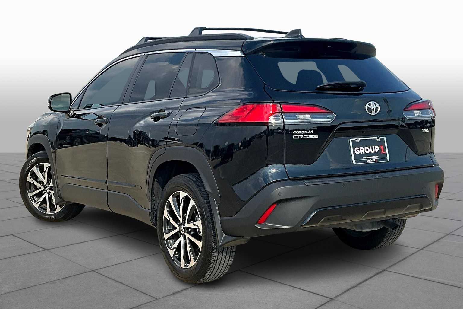 2024 Toyota Corolla Cross XLE photo 11