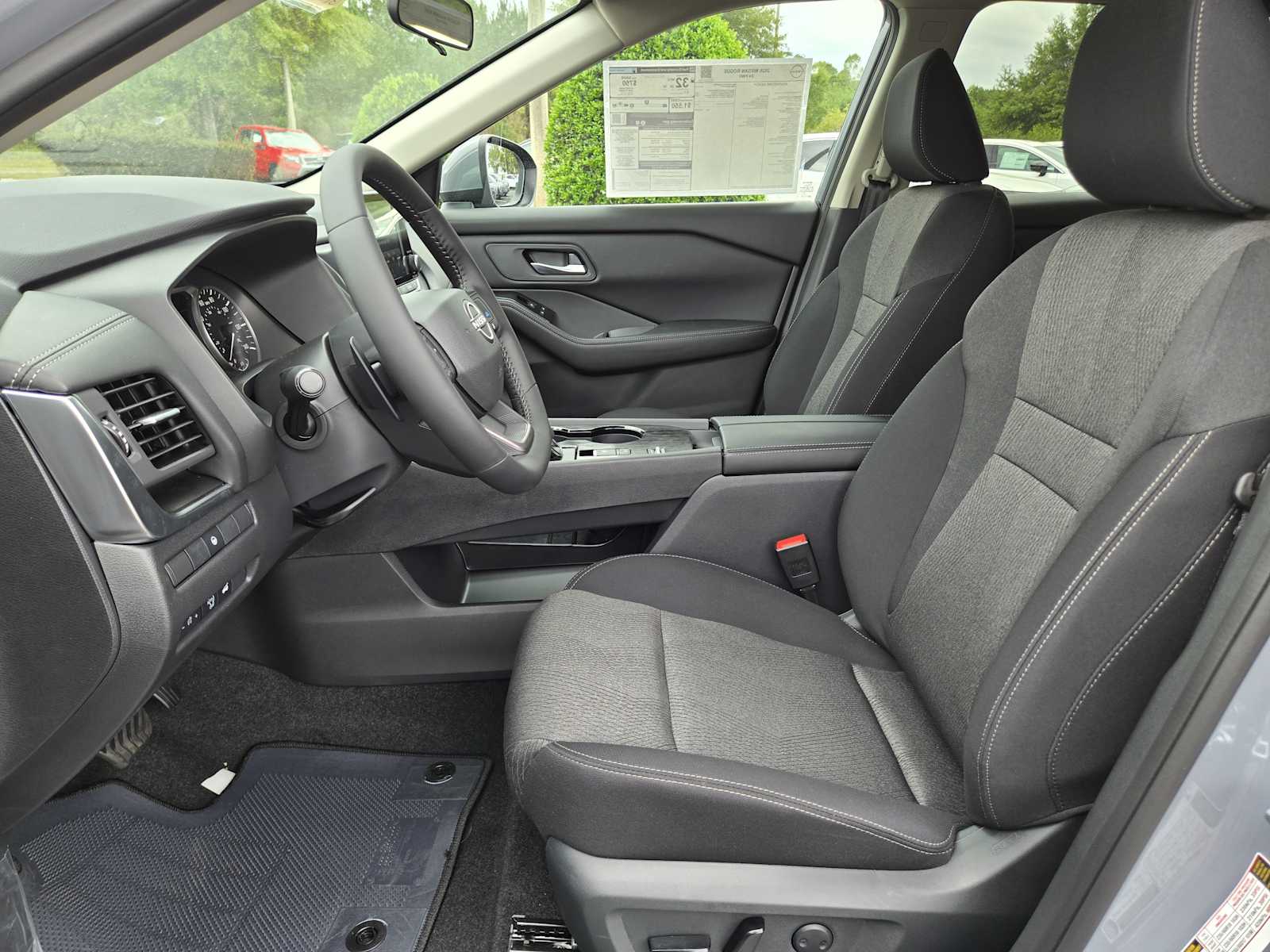 2026 Nissan Rogue SV photo 17