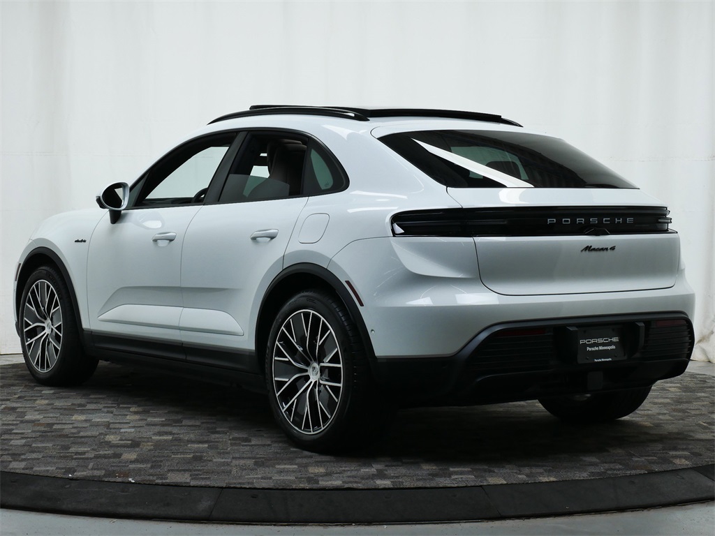 2025 Porsche Macan Electric 4 photo 3
