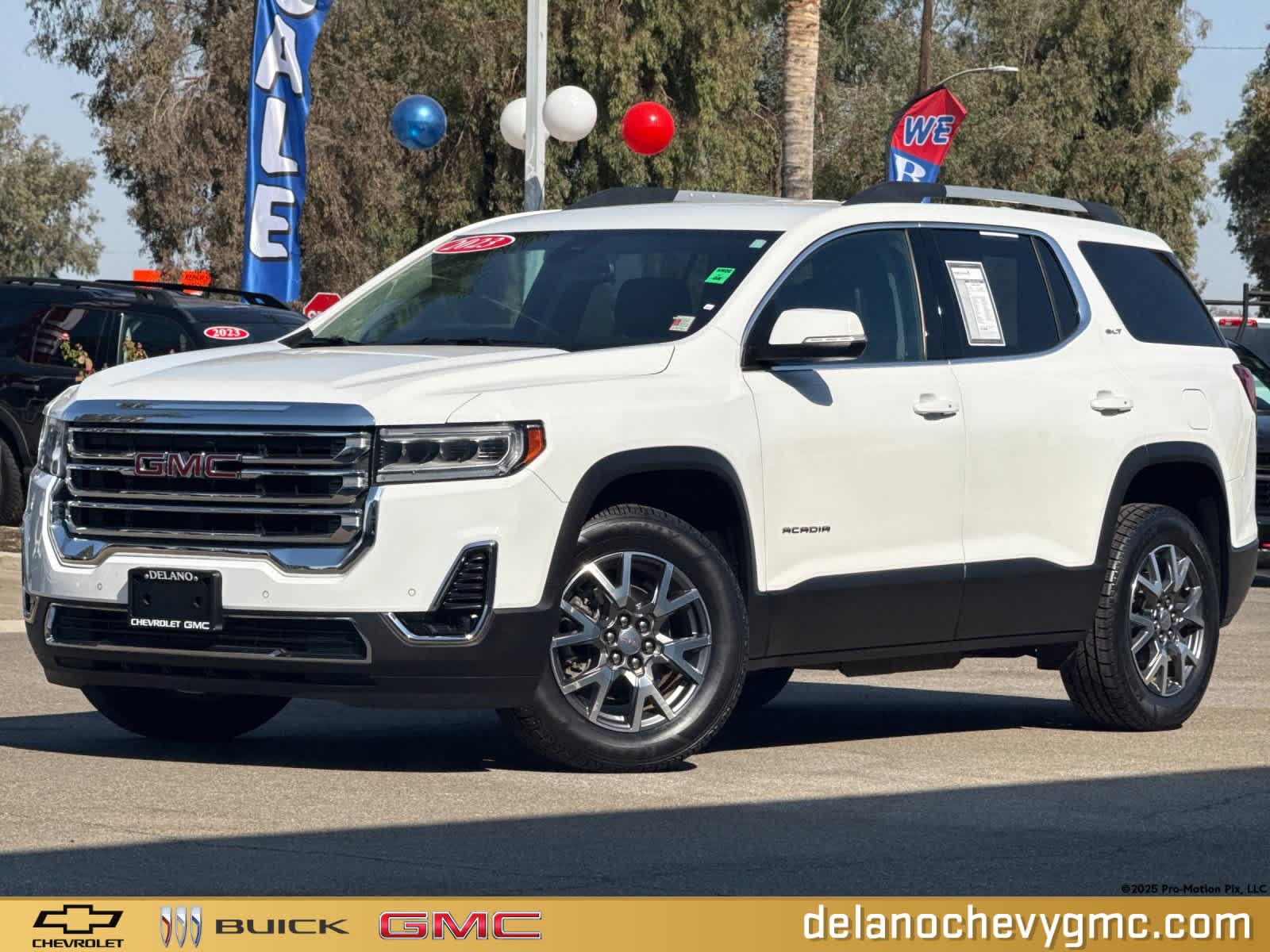 2023 GMC Acadia SLT's photo