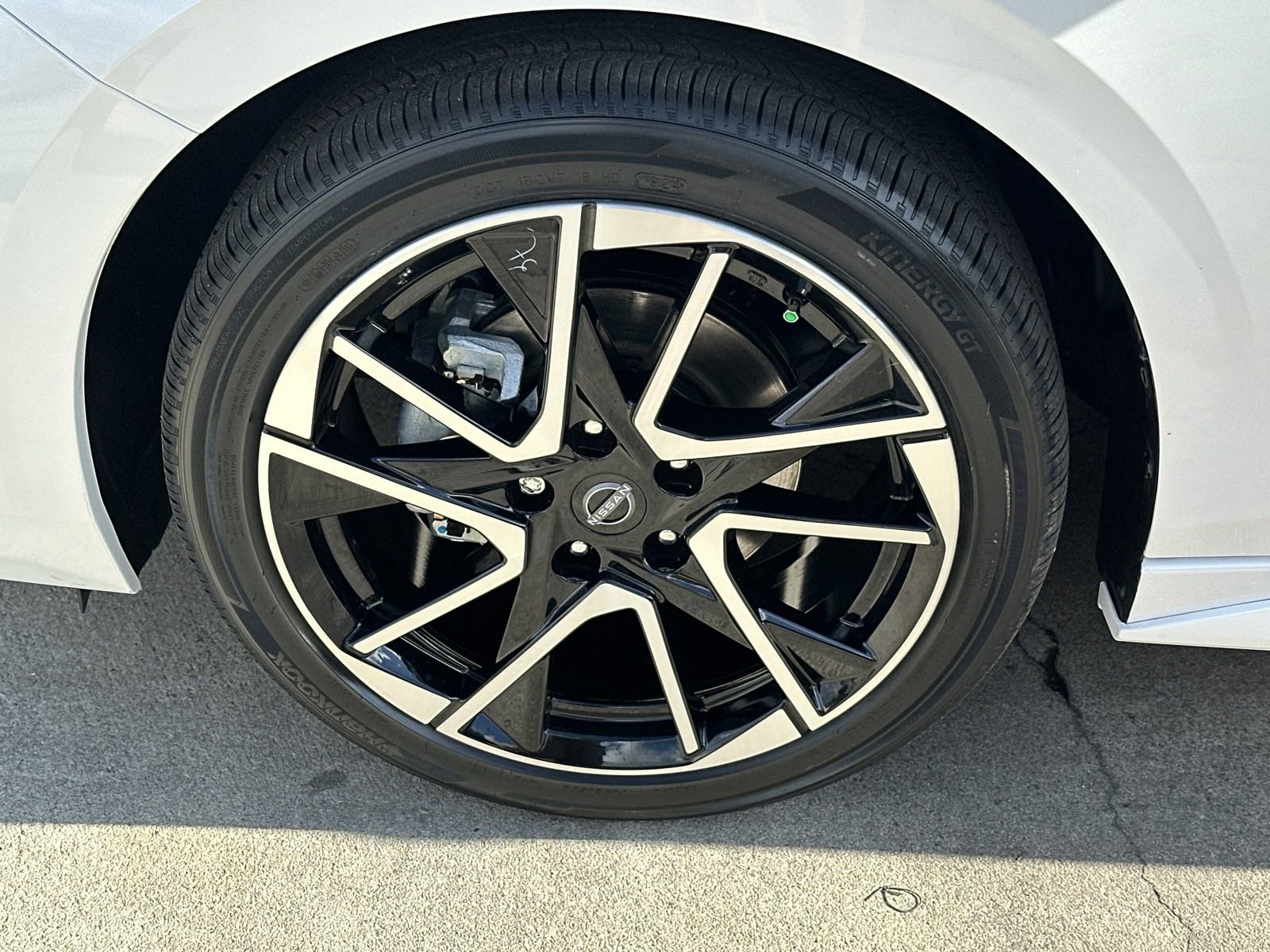 2025 Nissan Sentra SR photo 11