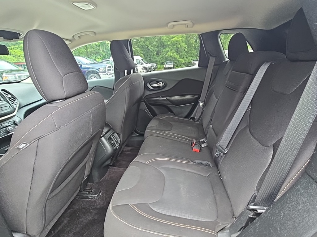 2016 Jeep Cherokee Latitude photo 10