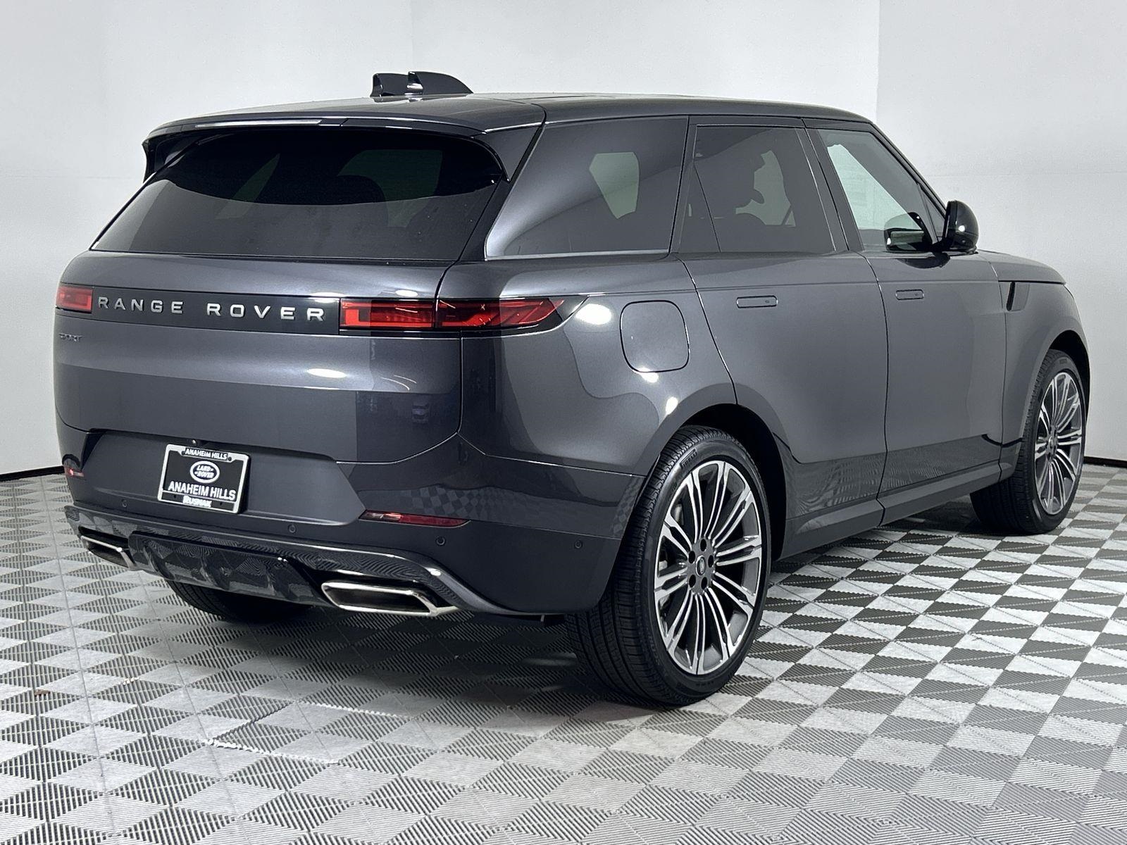 2025 Land Rover Range Rover Sport SE photo 4