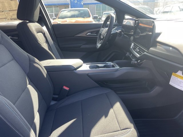 2026 Chevrolet Equinox EV 1LT photo 16
