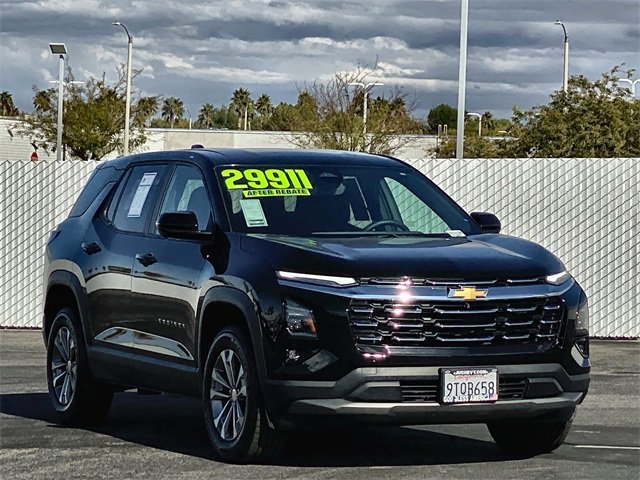 2025 Chevrolet Equinox LT photo 3