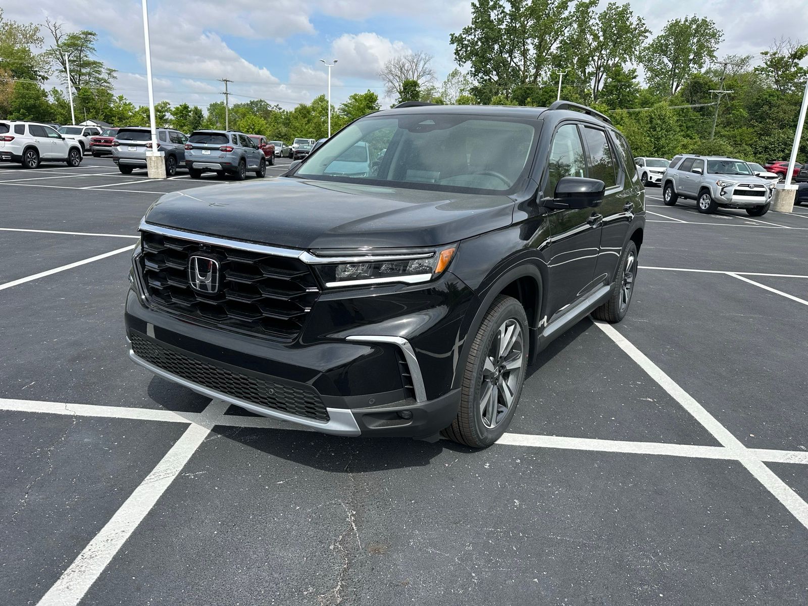 2025 Honda Pilot Elite's photo
