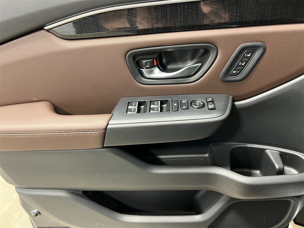 2025 Honda Pilot Elite photo 13