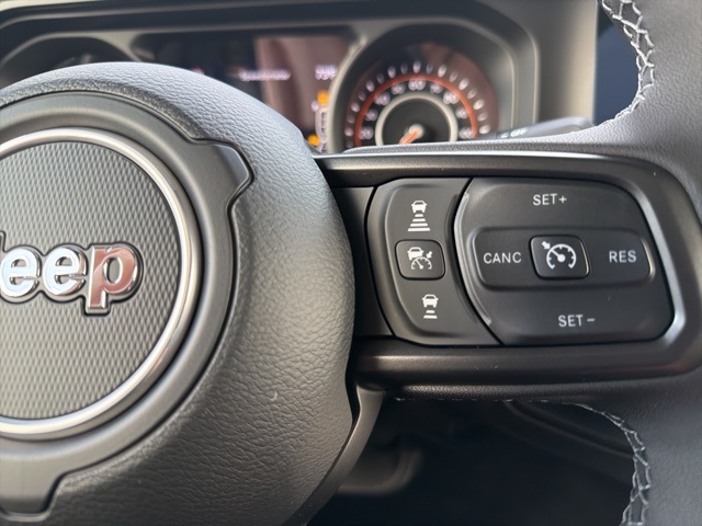 2025 Jeep Gladiator Sport S photo 13