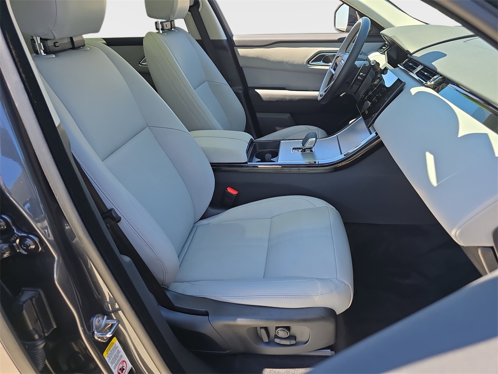 2025 Land Rover Range Rover Velar S photo 8