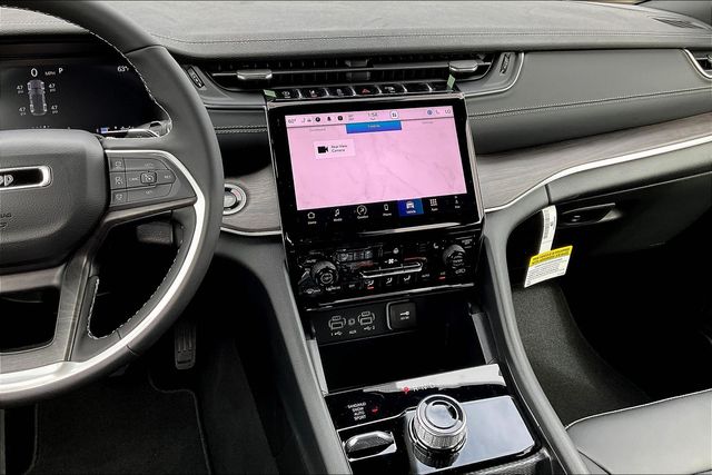 2025 Jeep Grand Cherokee Limited photo 7
