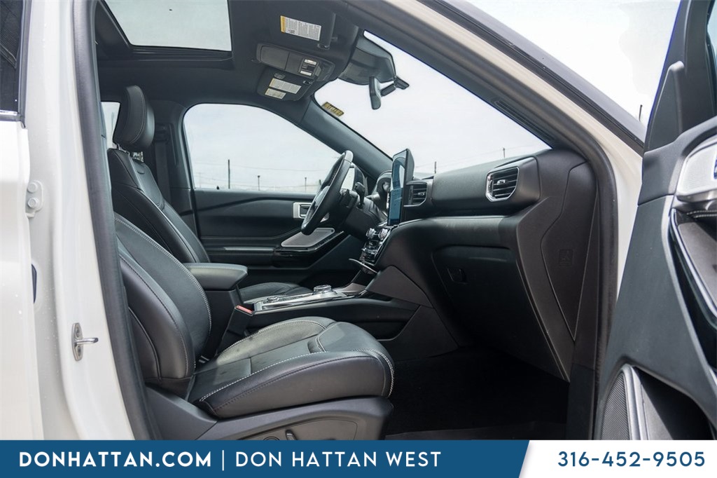 2023 Ford Explorer ST photo 24