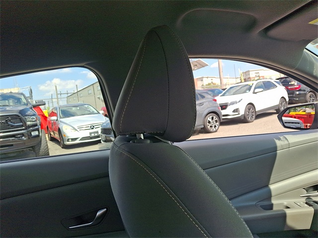 2022 Hyundai Elantra SEL photo 13