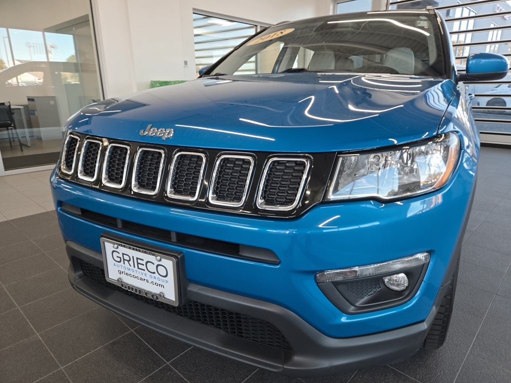 2018 Jeep Compass Latitude photo 2