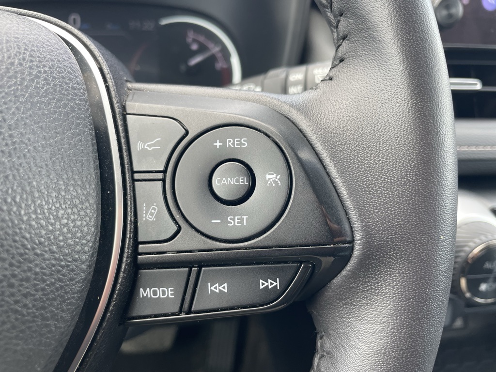 2024 Toyota RAV4 XLE Premium photo 8
