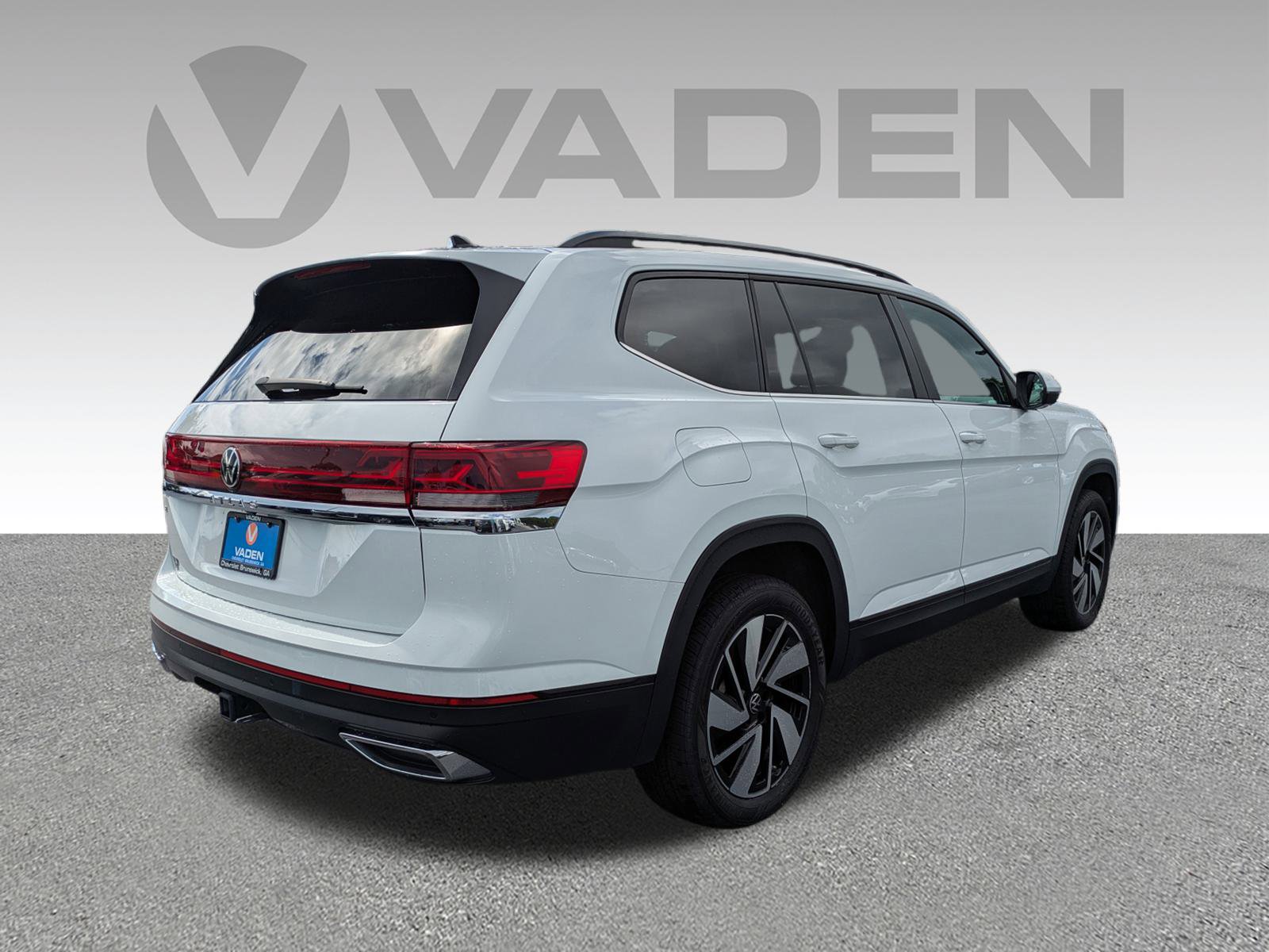 2024 Volkswagen Atlas SE Technology photo 3